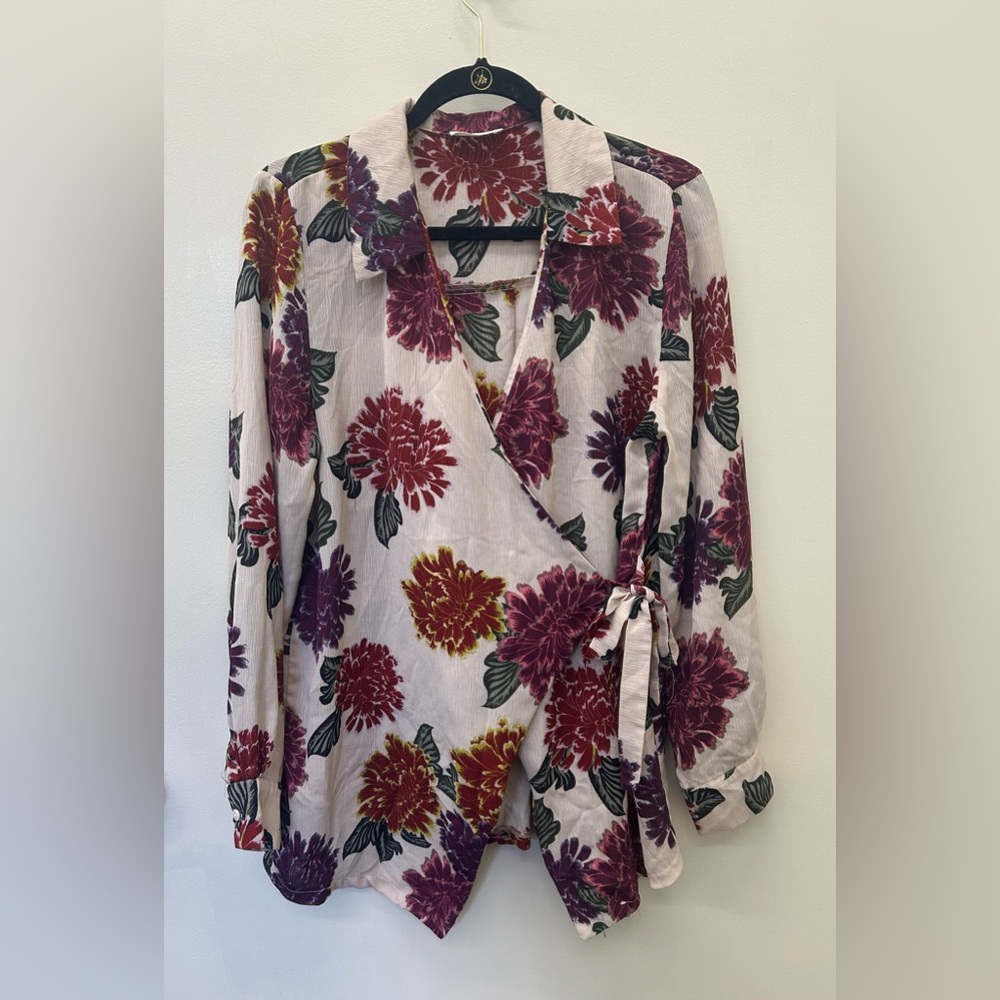 Emelia Criss Cross Wrap Front Blouse, size Large